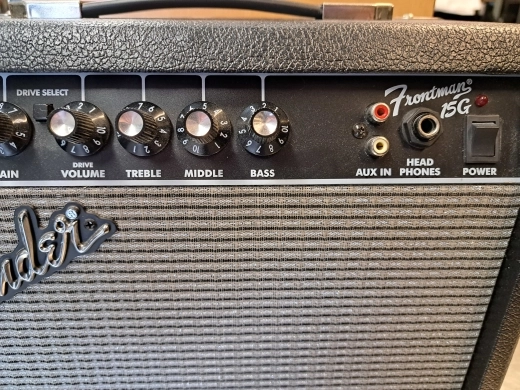 FENDER FRONTMAN 15G 2